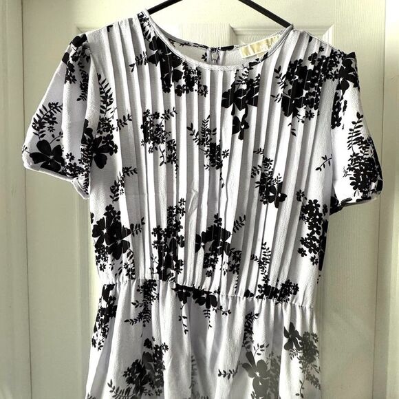 Michael Kors Pleated Floral Midi Dress | Black & Light Grey | Size Small - Picture 3 of 6